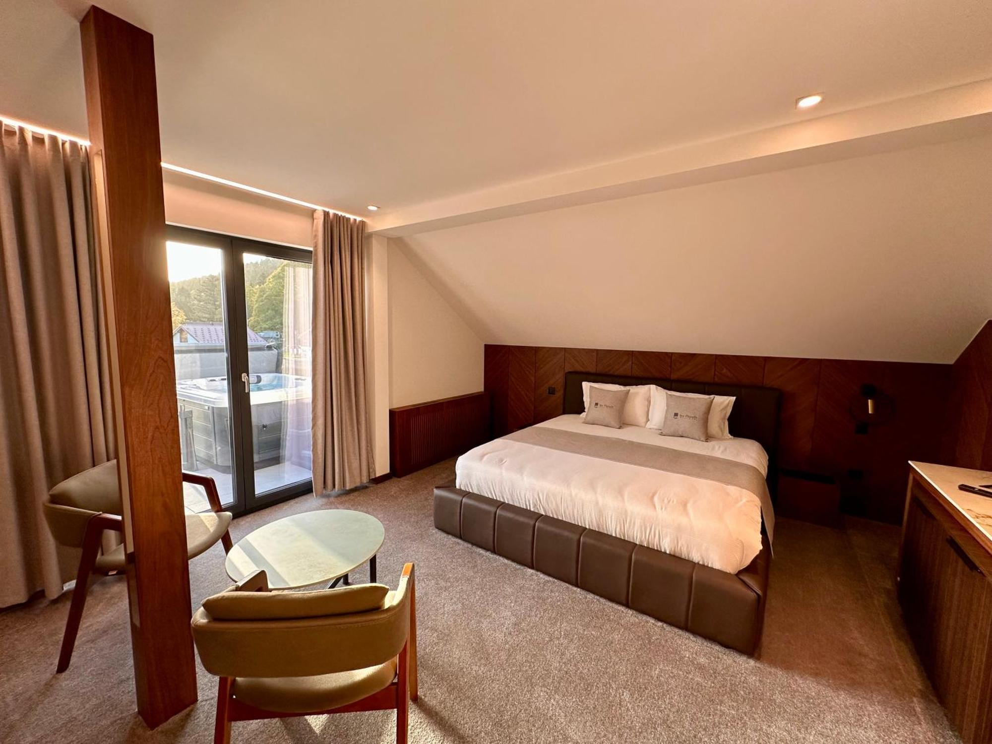 Hotel Restaurant & Spa Les Planets Les Rasses Экстерьер фото